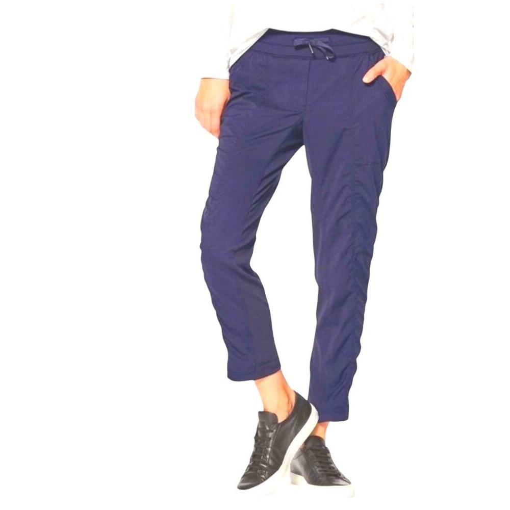 Lululemon Women Street to Studio Tapered Crop No cuff Pants 10 Blue 32 X 27"